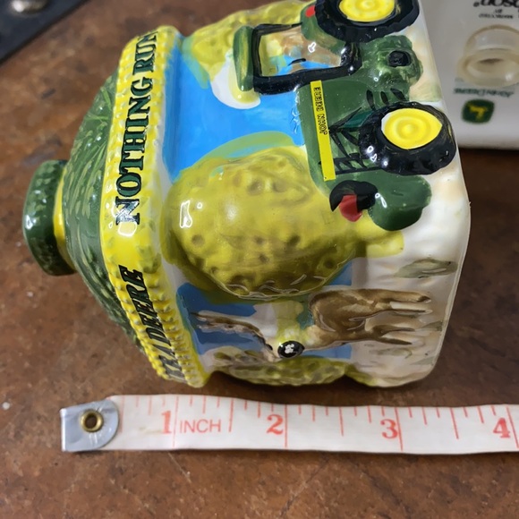 Gibson Yellow/Green John Deer Salt/Pepper Shakers - Picture 6 of 6